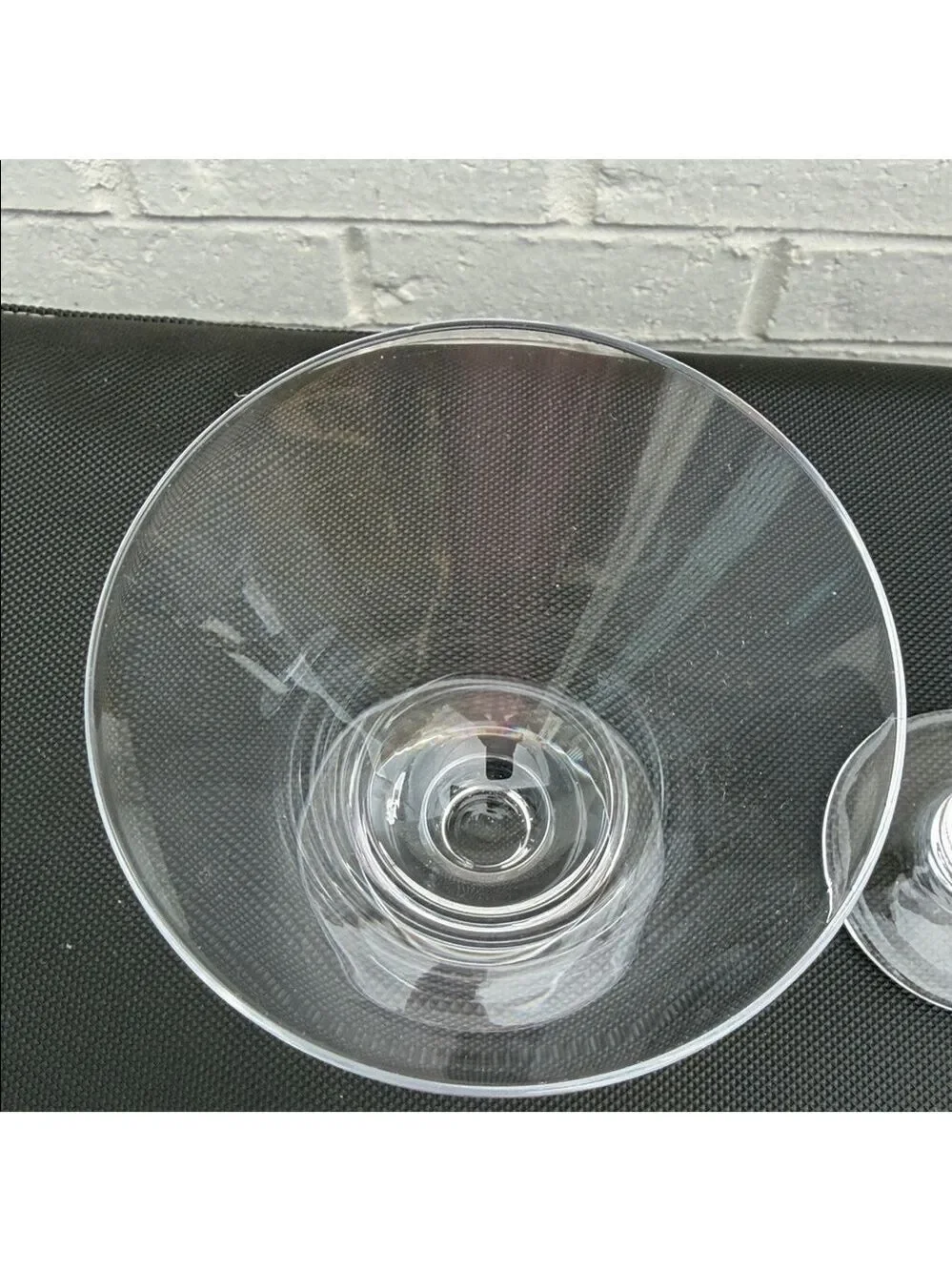 Pair of Stylish Crystal Clear 7 oz Martini/Cocktail Glasses Excellent Condition